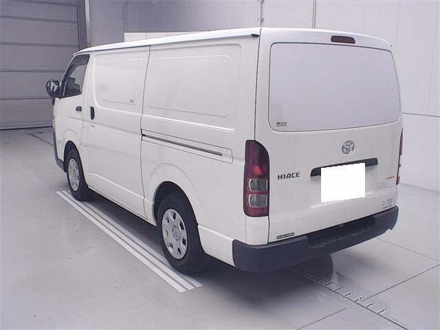 Toyota HIACE VAN 2022 8621392-1