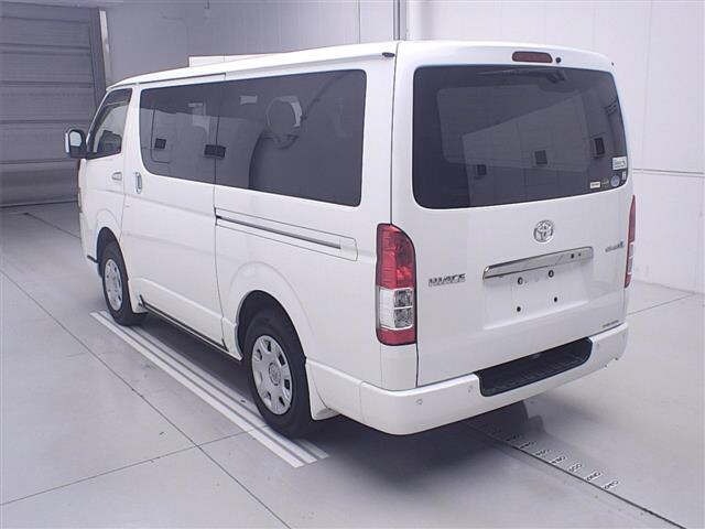 Toyota HIACE VAN 2021 8621394-1