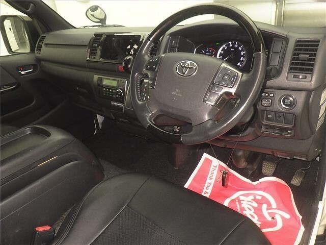 Toyota HIACE VAN 2021 8621394-3