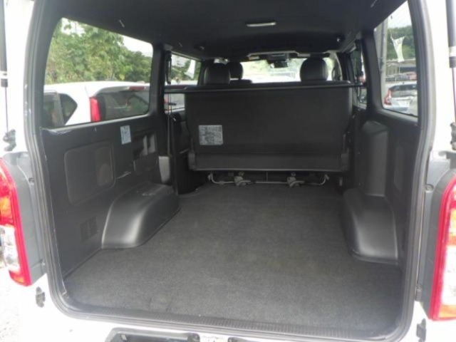 Toyota HIACE VAN 2021 8621401-3