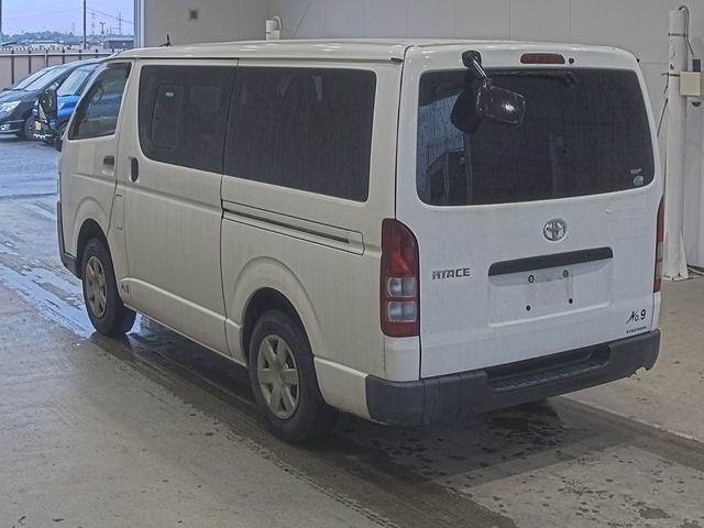 Toyota HIACE VAN 2015 8621407-1
