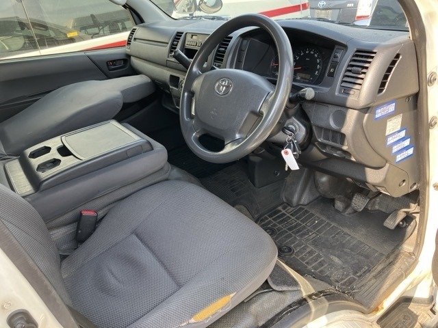 Toyota HIACE VAN 2015 8621407-4