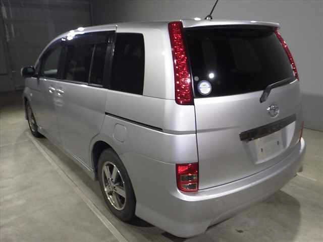 Toyota ISIS 2004 8621507-4