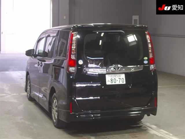 Toyota NOAH 2014 8614371-1
