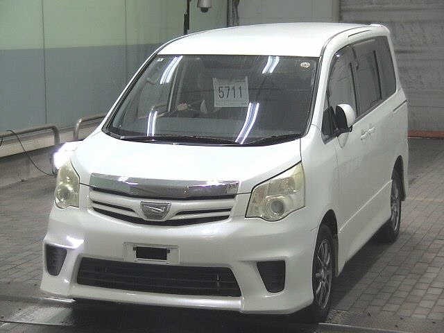 Toyota NOAH 2010 8614379-4
