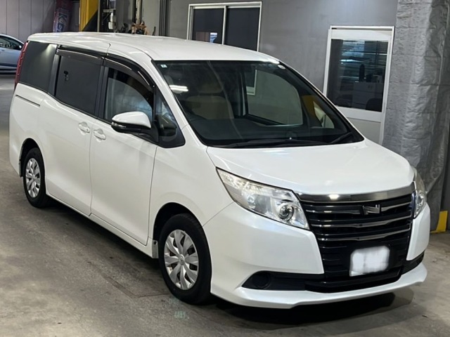 Toyota NOAH 2014 8614392-4