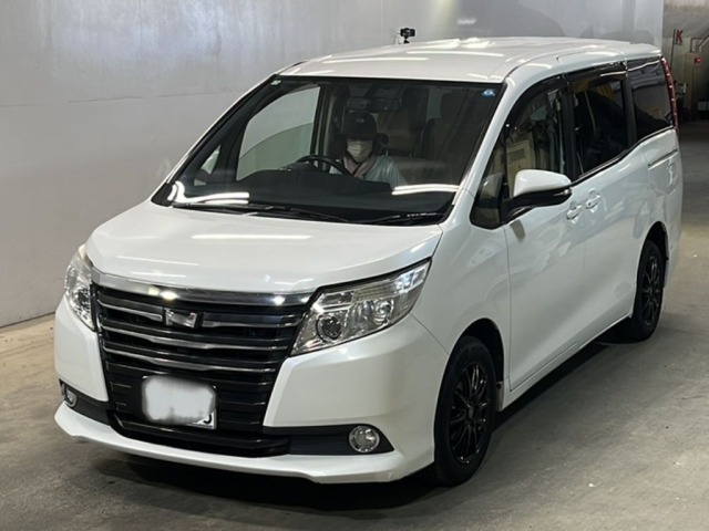 Toyota NOAH 2015 8614393-0