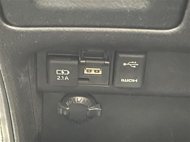Toyota NOAH 2021 8614972-21