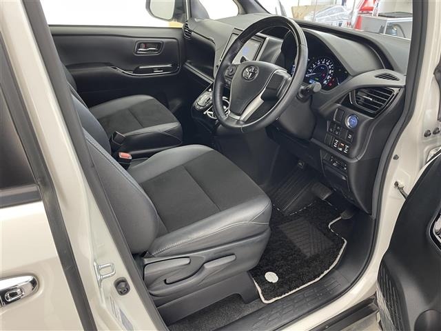 Toyota NOAH 2021 8614972-6