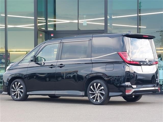 Toyota NOAH 2024 8614981-17