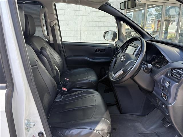 Toyota NOAH 2016 8614982-4