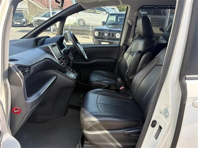 Toyota NOAH 2016 8614982-6