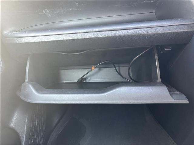 Toyota NOAH 2016 8614982-7