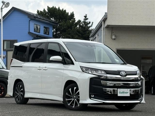 Toyota NOAH 2022 8614983-0