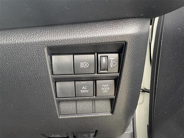 Toyota NOAH 2022 8614983-22