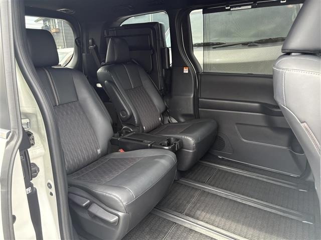 Toyota NOAH 2022 8614983-6
