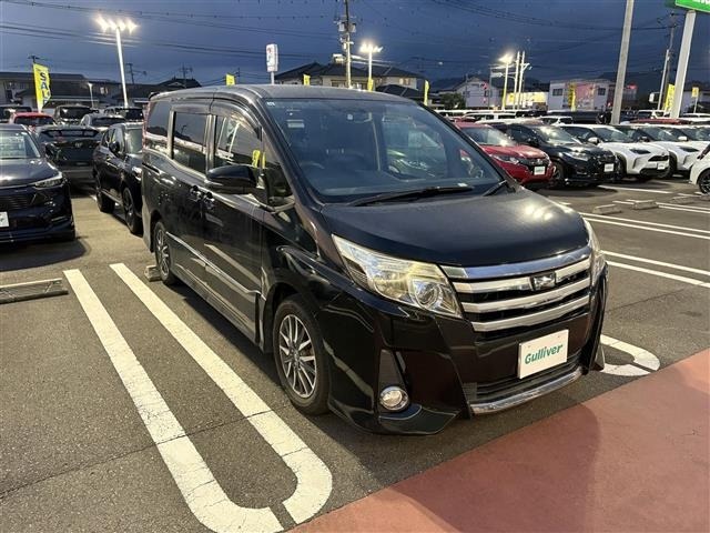 Toyota NOAH 2014 8614992-0