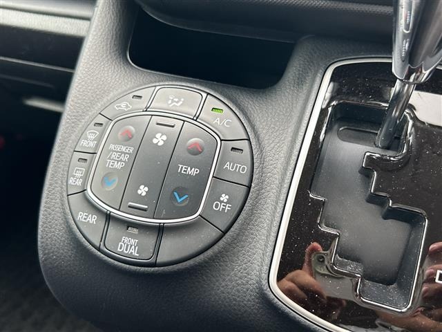 Toyota NOAH 2021 8614993-20