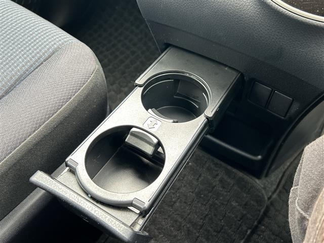 Toyota NOAH 2021 8614993-4