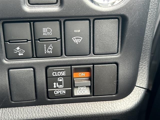 Toyota NOAH 2021 8614993-6