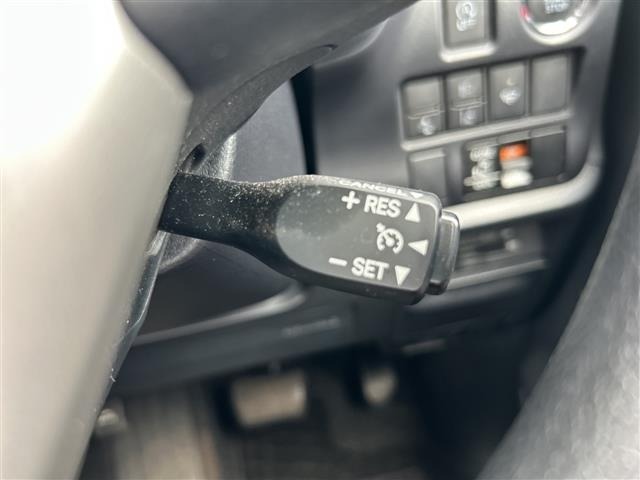 Toyota NOAH 2021 8614993-8