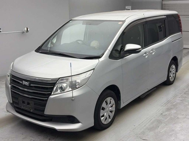 Toyota NOAH 2015 8614994-0