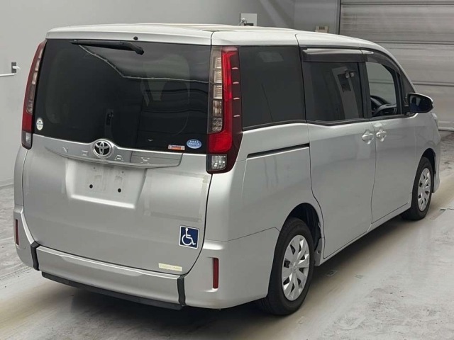 Toyota NOAH 2015 8614994-1