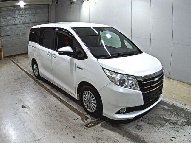 Toyota NOAH 2014 8614995-0