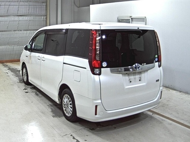 Toyota NOAH 2014 8614995-1