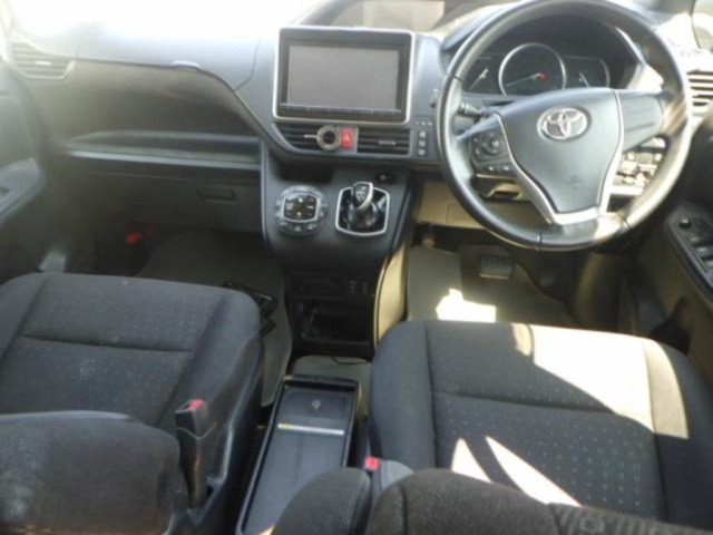 Toyota NOAH 2014 8614995-3