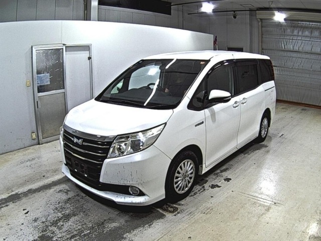 Toyota NOAH 2014 8614995-4