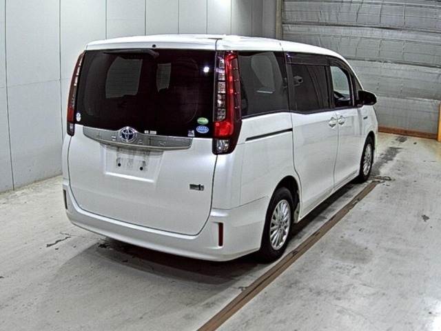 Toyota NOAH 2014 8614995-5