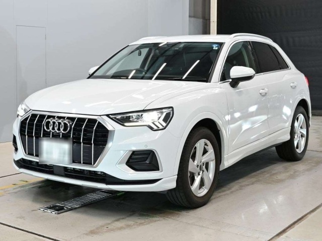 Audi Q3 2022 8615404-0