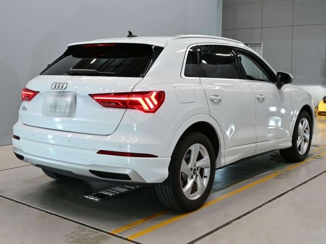 Audi Q3 2022 8615404-1