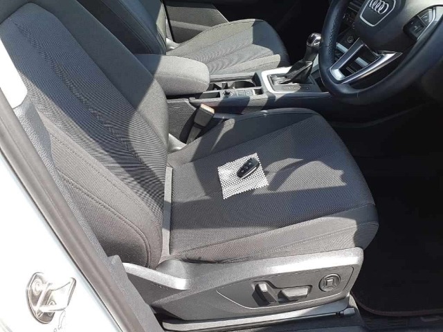 Audi Q3 2022 8615404-10