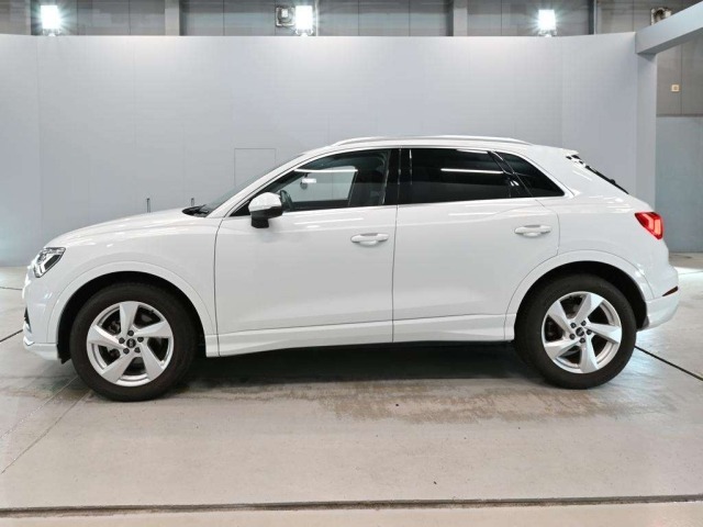 Audi Q3 2022 8615404-4