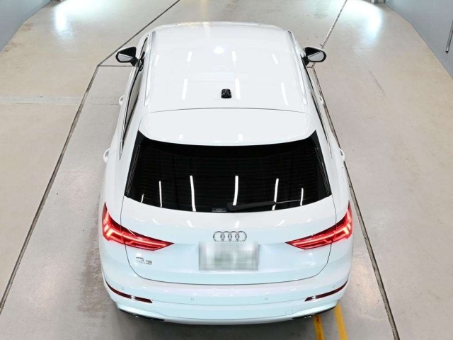 Audi Q3 2022 8615404-8