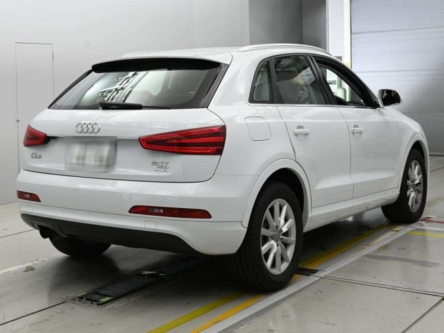 Audi Q3 2012 8615405-1