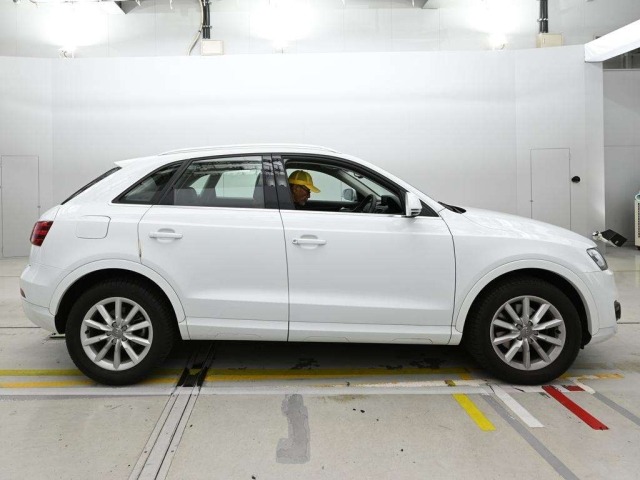 Audi Q3 2012 8615405-3