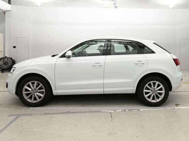 Audi Q3 2012 8615405-4