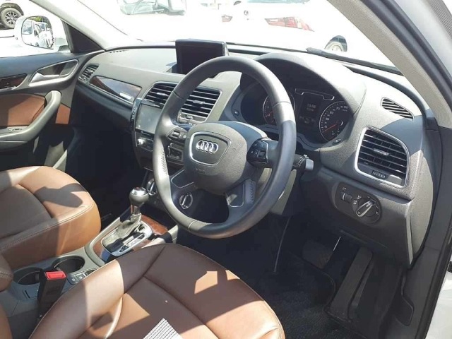 Audi Q3 2012 8615405-9