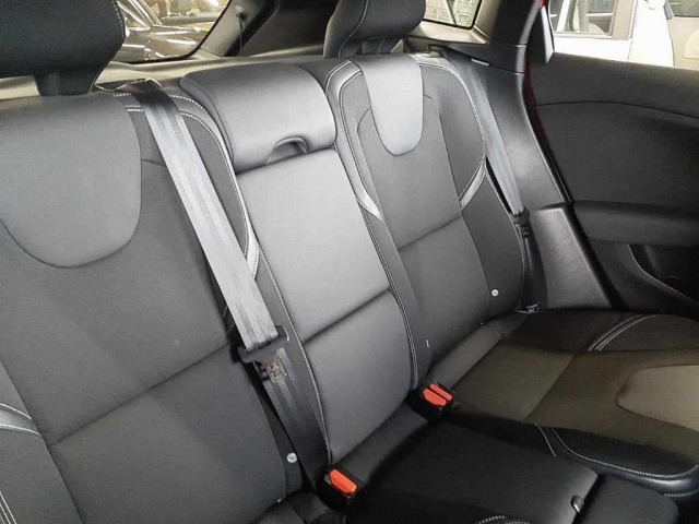 Volvo V40 2016 8617281-11