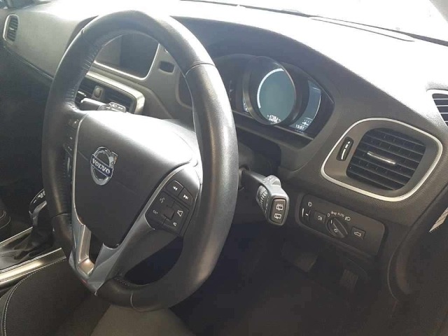 Volvo V40 2016 8617281-9