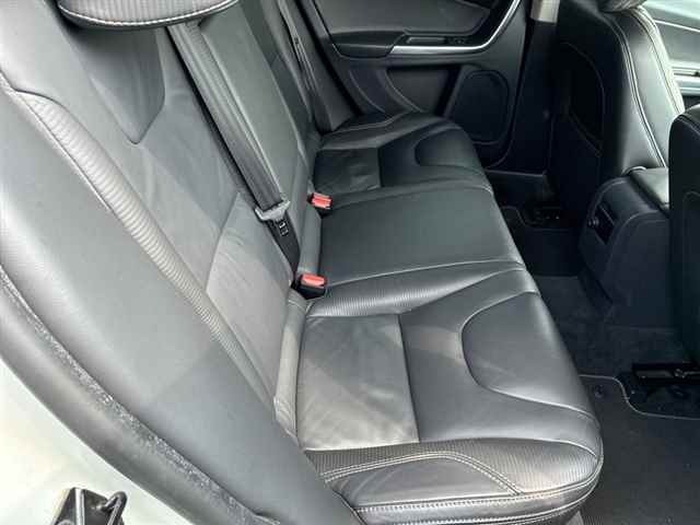 Volvo V60 2013 8616432-8