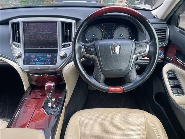 Toyota CROWN MAJESTA 2015 8624263-15