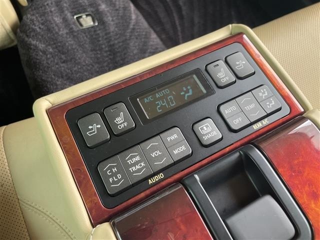 Toyota CROWN MAJESTA 2015 8624263-4