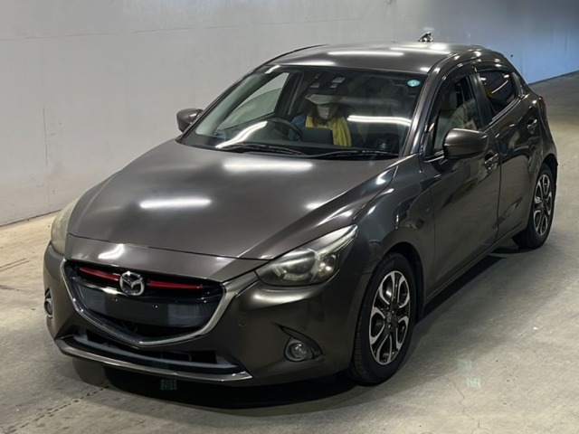 Mazda DEMIO 2015 8622033-0