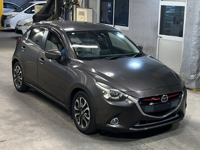 Mazda DEMIO 2015 8622033-4