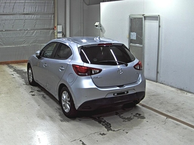 Mazda DEMIO 2018 8622053-1
