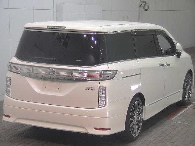 Nissan ELGRAND 2015 8622101-5